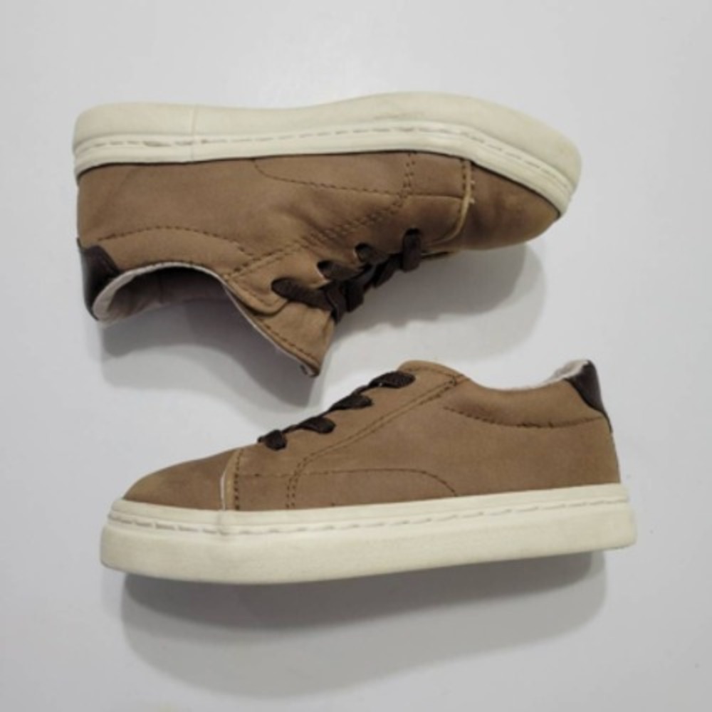 Crevo Boys Sneaker Shoes 8 Beige Brown Low Top Lace Up Flat Round Toe Casual